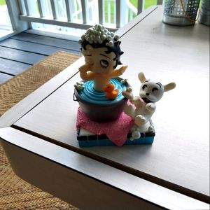 Gorgeous Collectible & Vintage Baby Betty Boop Taking A Bath With Pudgy